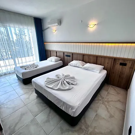 Tunan Hotel 3*