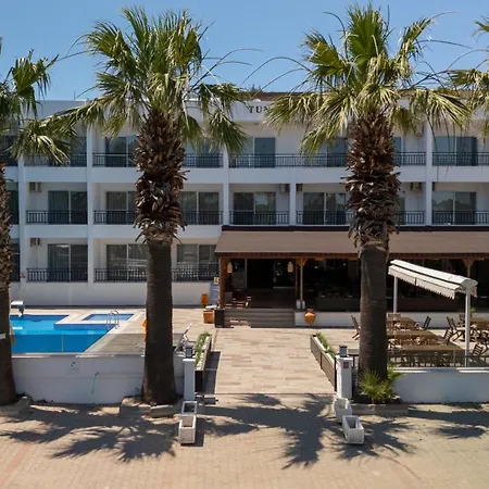 Tunan Hotel 3*