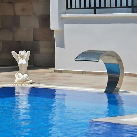 Tunan Hotel Ayvalı