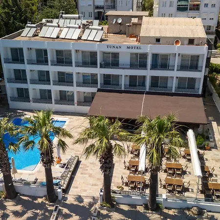 Tunan Hotel 3*